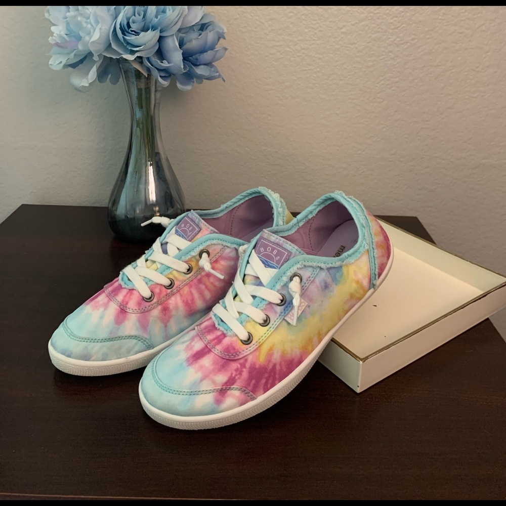 Adorable tie-dye Sketcher Bob sneakers.  Size 7